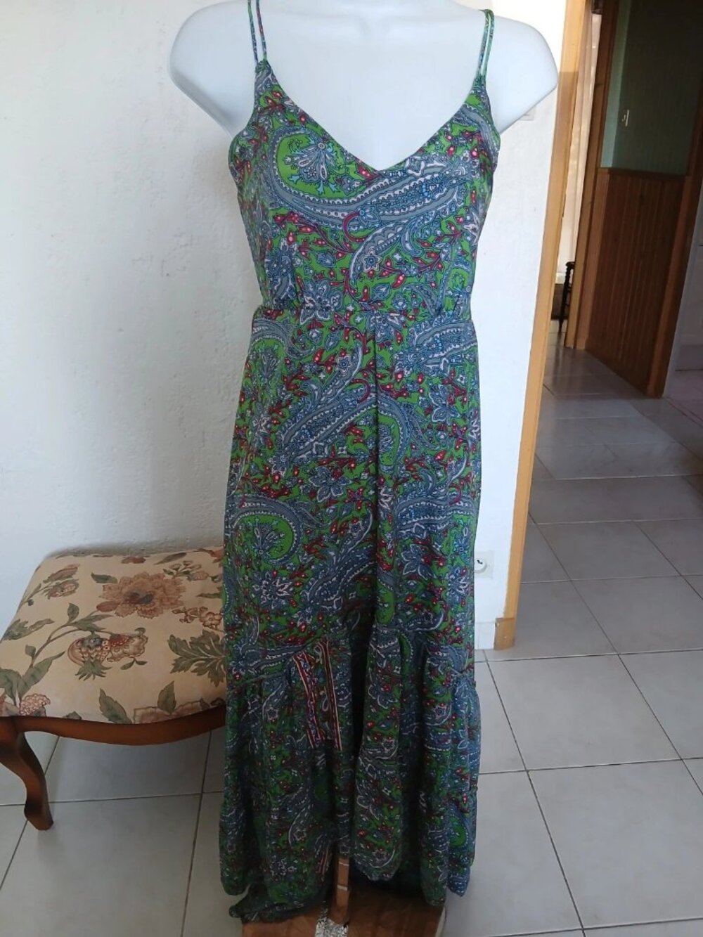 Long dress. Silk. Paisley print. Spaghetti straps. L - Picture 2 of 6